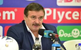 Óscar Ramírez durante la rueda de prensa tras el juego ante Panamá en el que Costa Rica empató a cero. (Foto: CrHoy)