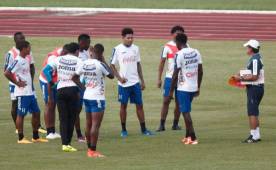 Jorge Luis Pinto entrenó este lunes por primera vez con los 23 convocados a Copa Oro. Foto Melvin Cubas