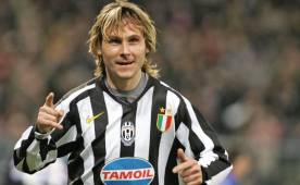 Nedved cosechó muchos triunfos y títulos con los de Turín.
