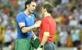 Gianluigi Buffon e Iker Casillas son buenos amigos y colegas.
