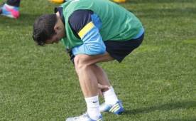 Xavi Hernández no jugará hoy con Barcelona tras sufrir una lesión.