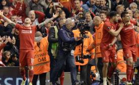 Un gol de Dejan Lovren al minuto 90+1 le dio la victoria al Liverpool en una remontada histórica.