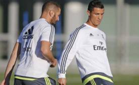 El técnico madrileño ha visto como Benzema tiene muchas opciones de reaparecer ante el Barcelona.