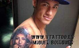 El tatuaje de Neymar refleja el amor por su hermana.