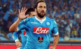 Napoli marcha puntero de la Serie A del fútbol italiano con 56 puntos, seguido por la Juventus.