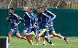 'Es difícil jugar sin Messi', admitió el jugador Ramiro Funes Mori.