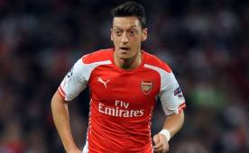 Según Marca, Ozil extraña al Real Madrid y por ello pasa en contacto en redes sociales con sus ex compañeros. Foto AFP