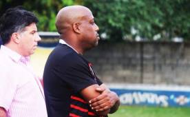 Mateo Yibrín junto al técnico Hernán Medford en el entrenamiento de este jueves. Foto Real España.