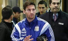 Messi a su llegada a Nueva Jersey con la seleccion de Argentina.