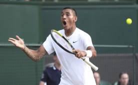 Spain's Rafael Nadal (L) congratulates Austria's Dominic Thiem on his victory in their men's singles quarter-final match on day ten of the Australian Open tennis tournament in Melbourne on January 30, 2020. (Photo by DAVID GRAY / AFP) / IMAGE RESTRICTED TO EDITORIAL USE - STRICTLY NO COMMERCIAL USE
