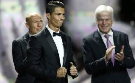 Cristiano Ronaldo se emocionó al saber que era el ganador del premio al Mejor Jugador de Europa y lo celebró a su propio estilo. Foto AFP