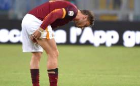 Totti no estuvo más que diez minutos sobre el terreno de juego y fue sustituido por Edin Dzeko.
