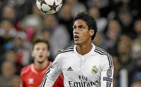 El defensor del Real Madrid Raphael Varane, renovó contrato hasta el 2020 con el club merengue.