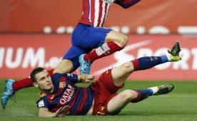 Vermaelen salió por lesión al minuto 28 de juego ante Atlético de Madrid y Barcelona confirmó que tiene una lesión muscular en el sóleo de la pierna izquierda. Foto AFP