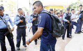 Amado Guevara dirigirá el partido por Honduras ante la ausencia de Pinto en el banquillo.