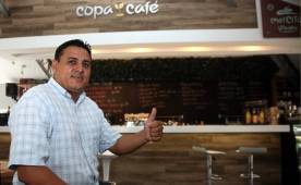 El “Nene” Obando recuerda cuando tenía que cuidar el negocio de su madre.