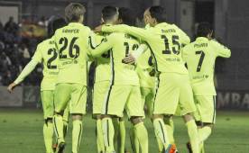 TOPSHOT - The reflection of an asylum seeker is seen on a mirror in the cleaning area at the Juventud 2000 migrant shelter in Tijuana, Baja California State, Mexico, on April 3, 2020 during the novel coronavirus, COVID-19, pandemic. - Thousands of migrants overcrowding shelters or begging in the streets in Mexican cities along the US border are living in fear as the novel coronavirus spreads in the population and screening interviews for asylum seekers are being suspended. (Photo by Guillermo ARIAS / AFP)