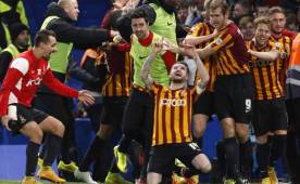El Bradford City le dio la vuelta al partido y terminó ganando por 4-2 en Stamford Bridge.