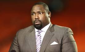 Sapp ha tenido varios problemas con las autoridades. En 2014 fue detenido por violencia doméstica en Miami y siguió con la cadena NFL Network. Foto thepewterplank.com