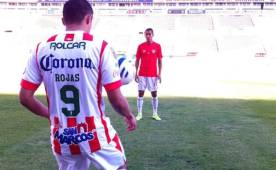 Roger Rojas formará dupla con el ataque con Vítor Hugo Lojero en el club rayado.