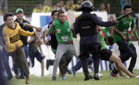 Si las barras deberán identificarse con un carnet para ingresar a los estadios. Foto DIEZ