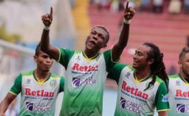Erick Bernárdez marcó el doblete en triunfo del Juticalpa 2-1 ante Victoria. Foto Juan Salgado