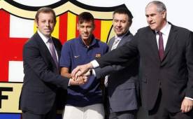 Este caso de Neymar tiene preocupado a todo Barcelona.