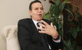 Rafael Callejas está preocupado ante la situación que está viviendo.