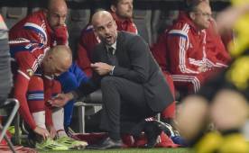 Arjen Robben en el momento que Pep lo llamó para que ingresara ayer al partido.