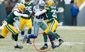 Es raro ver a jugadores de la NFL con botines de fútbol, pero dos integrantes de Green Bay se pusieron los de Cristiano Ronaldo ante Vaqueros de Dallas. Foto foxdeportes.com