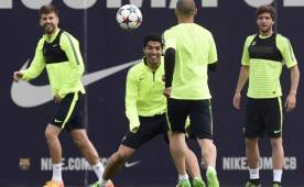 Luis Suárez durante el entrenamiento con el Barcelona este lunes.