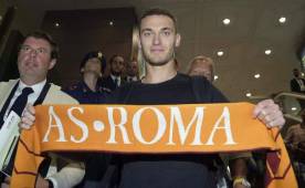 Vermaelen fichó para la Roma de la Serie A de Italia.