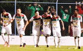 La celebración de los jugadores del Marathón tras el gol de Córdoba. Foto Javier Rosales.