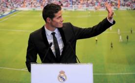 James Rodríguez podría tener las horas contadas en el Real Madrid. Aquí cuando fue presentado en el 2014.