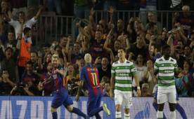 Cristian Gamboa lamentó el terrible rendimiento de su equipo ante el Barcelona.