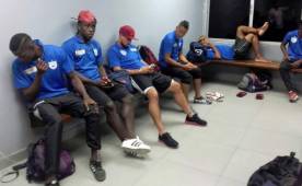 Los jugadores del Victoria arribaron pasadas las cuatro de la tarde a Tegucigalpa y se fueron directo al Nacional para el juego ante Olimpia. Foto DIEZ