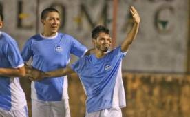 Elvin Perdomo celebrando el tanto del triunfo y de la clasificación.