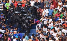 Más de 900 elementos de la policía se encuentran en el estadio Nacional.