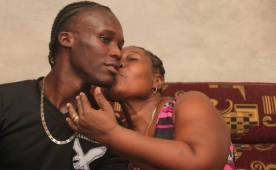 Doña Silvia se muestra agradecida y orgullosa de su hijo Rubilio Castillo, el goleador de la temporada. (Fotos: DIEZ)