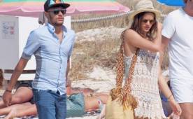 Neymar junto a Bruna Marquezine en Brasil durante vacaciones.