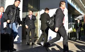 A su arribo a Brasil, la afición pidió la salida de Dunga, pero el técnico expresó que se enfocará en las eliminatorias a Rusia 2018. Foto AFP