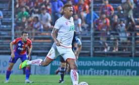 Welcome a la hora de marcar su primer gol con el BEC Tero Sasana.