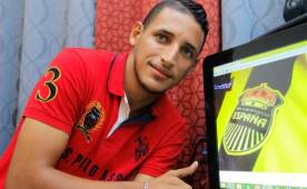 Real España sumó su novena incorporación con la llegada de César Oseguera. Foto Jorge González.