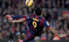 Suárez se levantó y empalmó de forma espectacular la pelota que se fue al fondo de la rod.