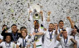 Real Madrid al momento de levantar su undécima Champions.