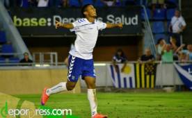 Celebración del Choco Lozano, el primero que marcó con Tenerife. Foto cortesía Deporpress.com.