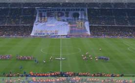 El Barcelona homenajeó a su estrella, Messi presentó su quinto Balón de Oro.