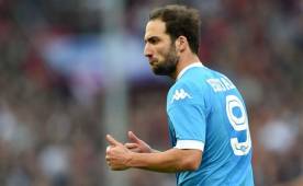 Higuaín, tras su gran temporada con el Nápoli, está cerca de irse a la Juventus de Italia.