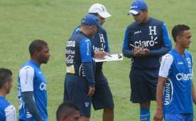Jorge Luis Pinto y su cuerpo técnico afinan la estrategia para vencer este martes a El Salvador.
