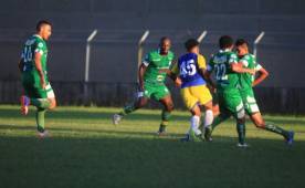 El defensa Osman Chávez jugó con Platense pero aún no define si se quedará con los escualos. (Foto: DIEZ)